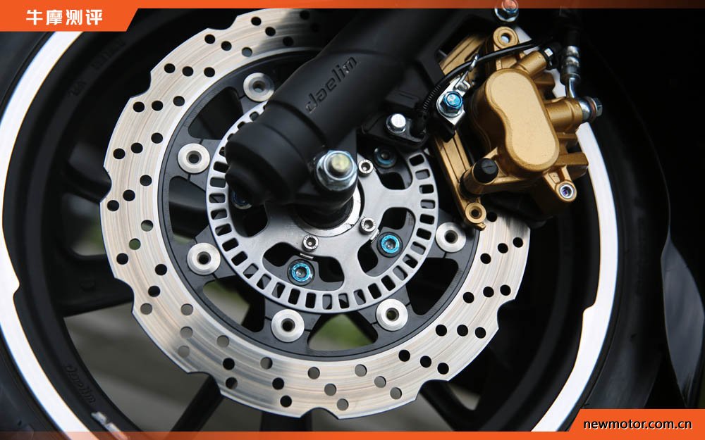 17.4l超大油箱续航350公里,油箱17升续航可达400公里