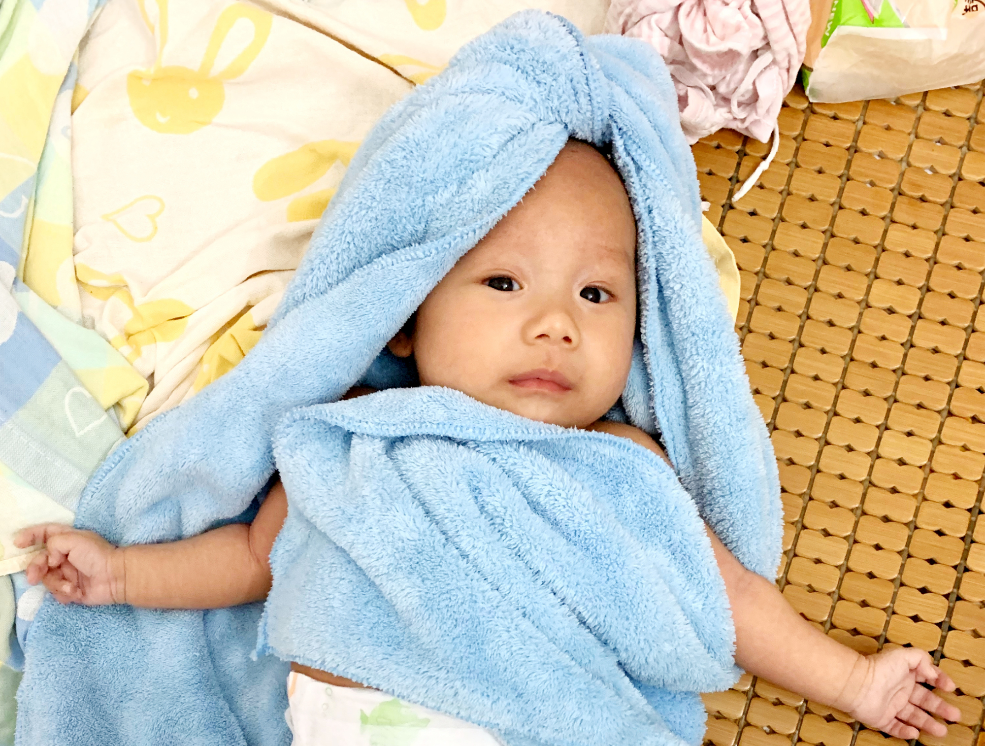 宝宝频繁吃奶会不会被撑到,宝宝吃奶时间和奶量表