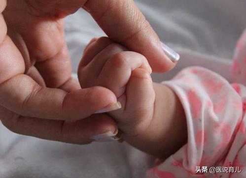 婴儿湿疹是干燥还是潮湿引起,宝宝诱发湿疹的原因及护理方法