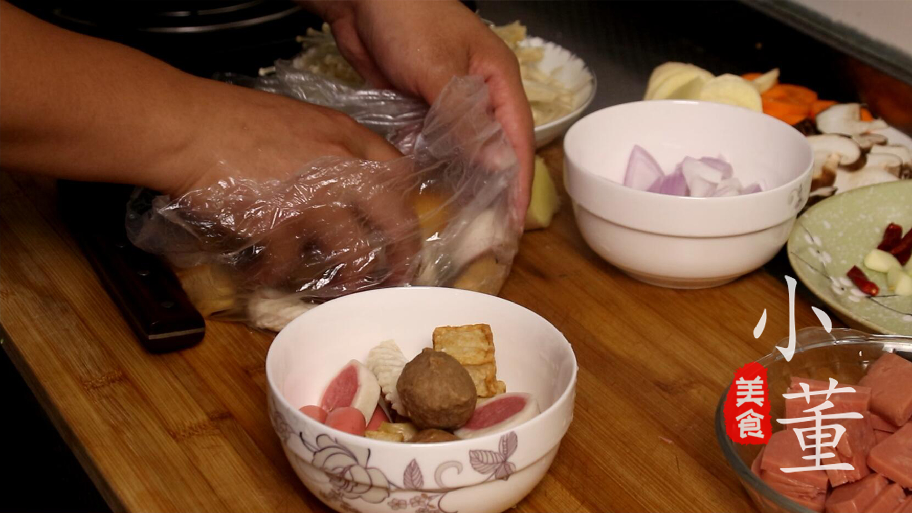 大厨制作麻辣香锅视频,最简单麻辣香锅怎么做才好吃