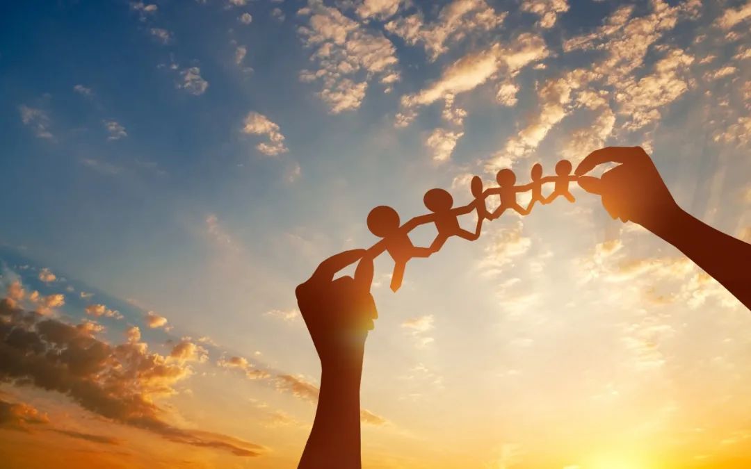 喜欢博取同情的人,喜欢同情弱者的人