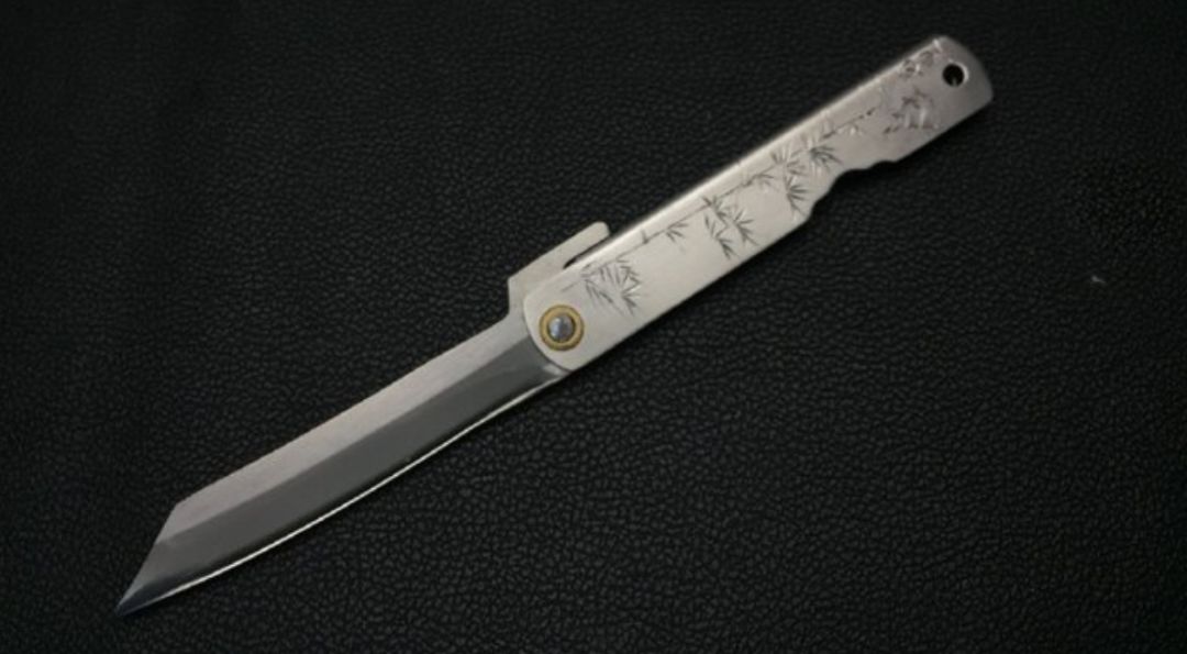 现在，全靠霓虹文具给我带来工作归属感