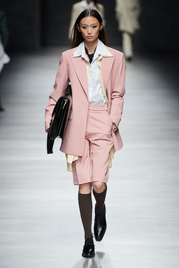 职场女性适合穿什么,30岁职场女性应该怎么穿有气场