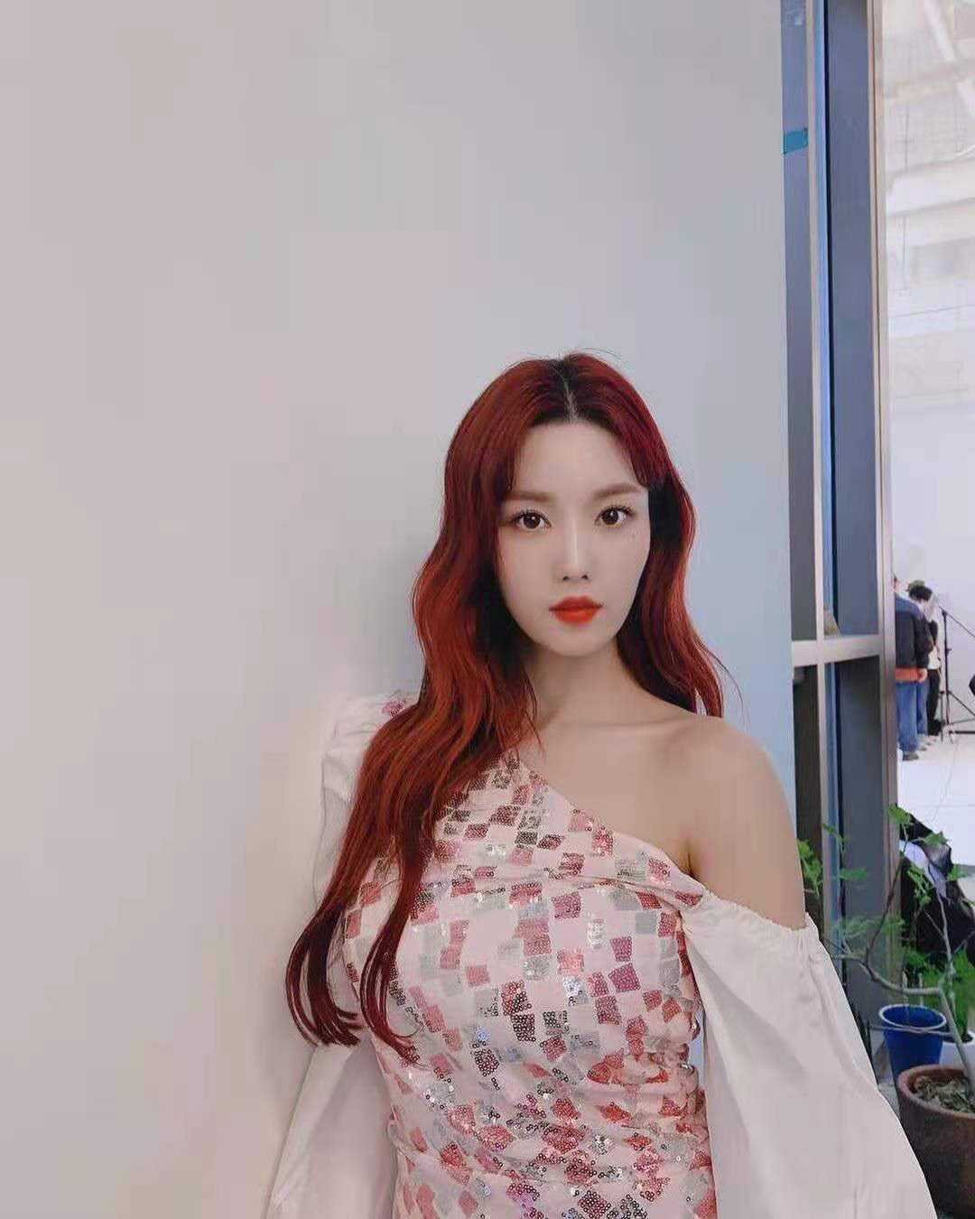 权恩妃蓝色的衣服动图,权恩妃蓝色裙子