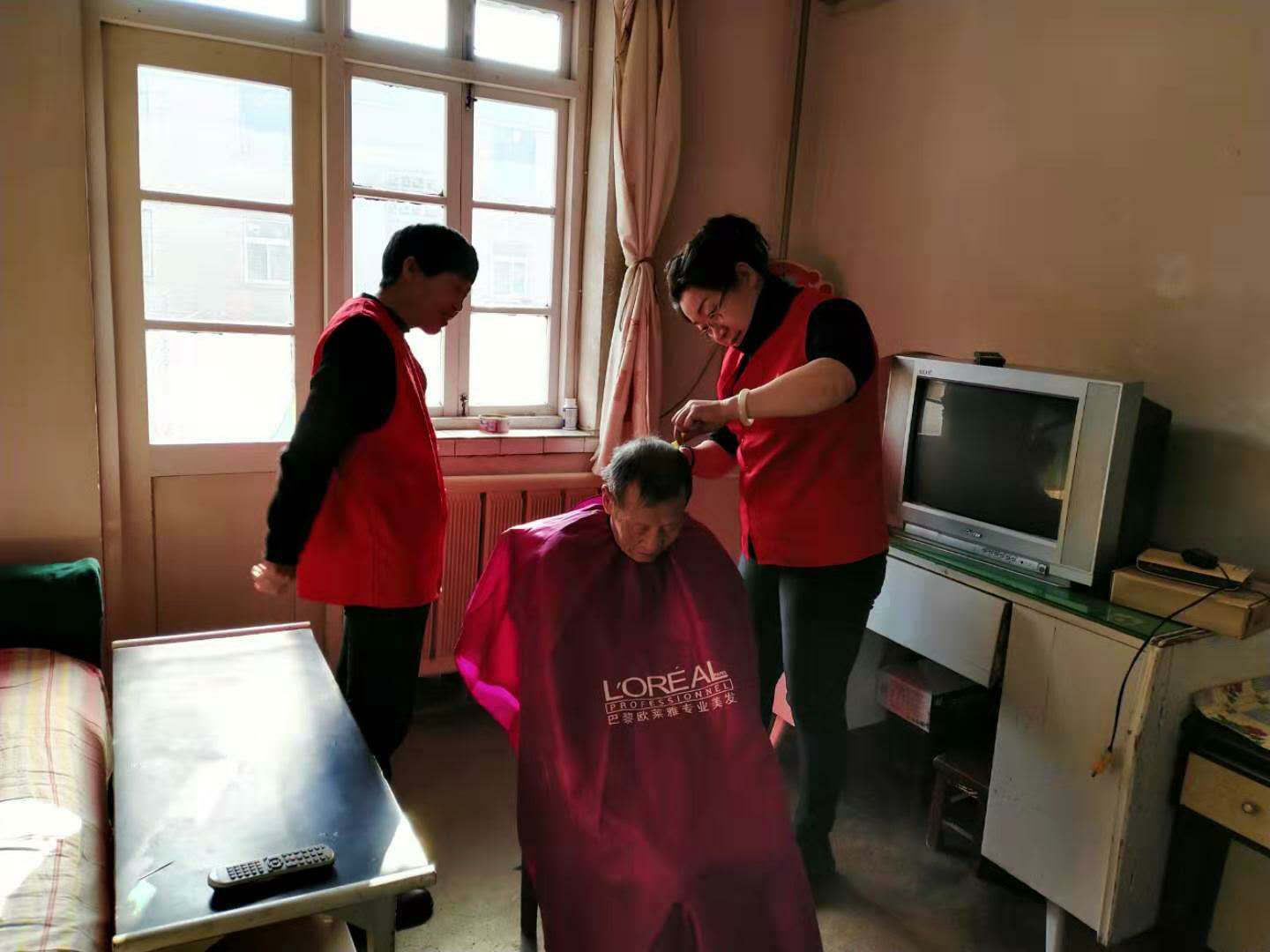 “四尖引领、五福临门”——新城镇河口南社区积极创建“五福（服）临门”*党**建品牌