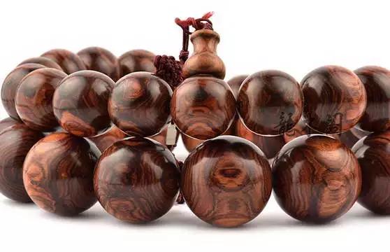 如何挑选适合自己的木质手串,哪种木质手串最有香味且便宜