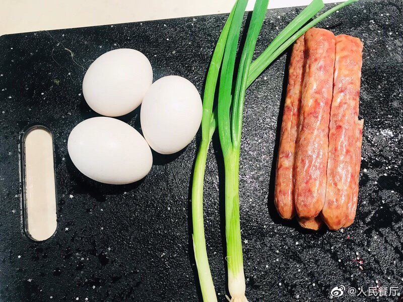 电饭煲广式腊肠煲仔饭的做法大全,腊味煲仔饭电饭煲一锅焖