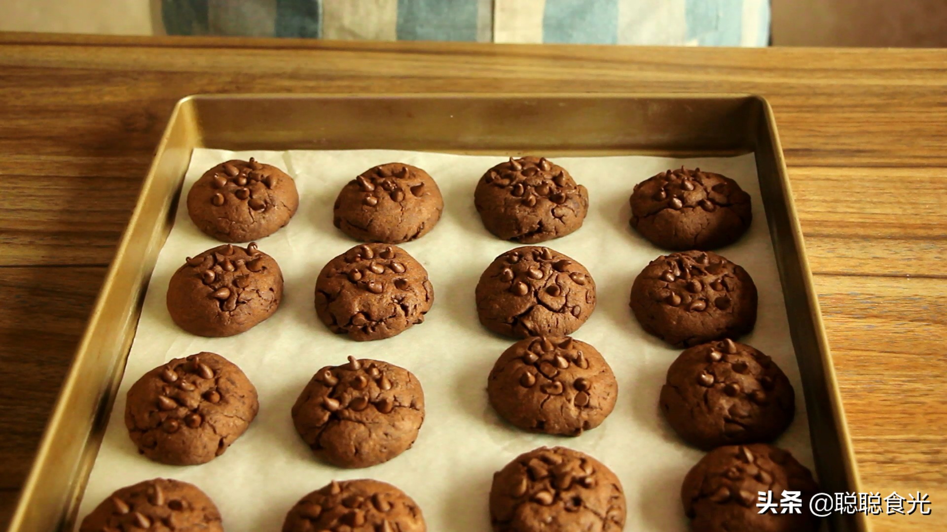 爆浆巧克力麦芬做法,趣多多王子酥性饼干香浓巧克力味