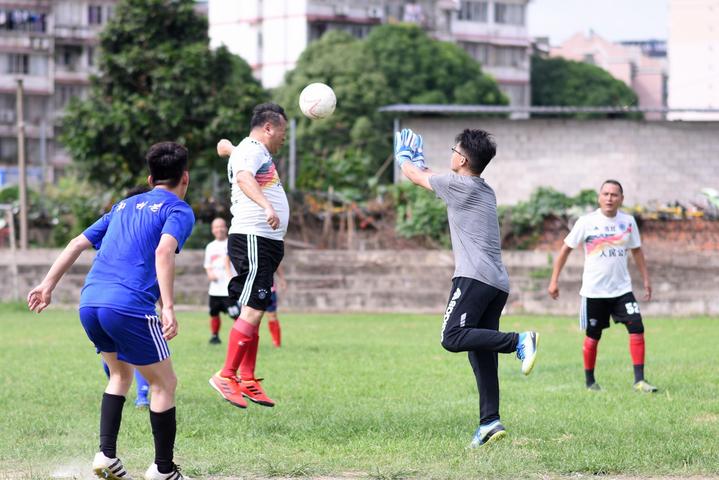 广西公益足球邀请赛,公益捐赠献爱心助力防疫显真情