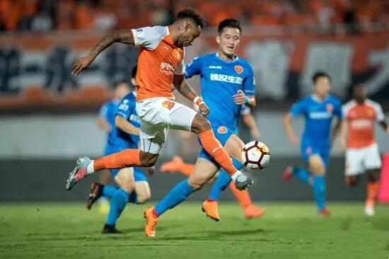 31岁中国足球“退出哥”，效力一家球队黄一家，被曝遭欠薪数百万