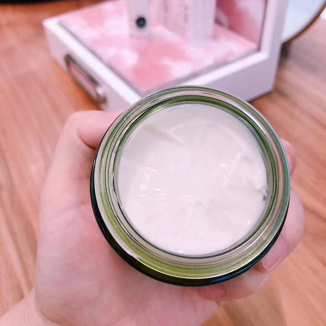 修护紧致提拉滋润保湿好用的面霜,18种抗皱紧致面霜排行榜