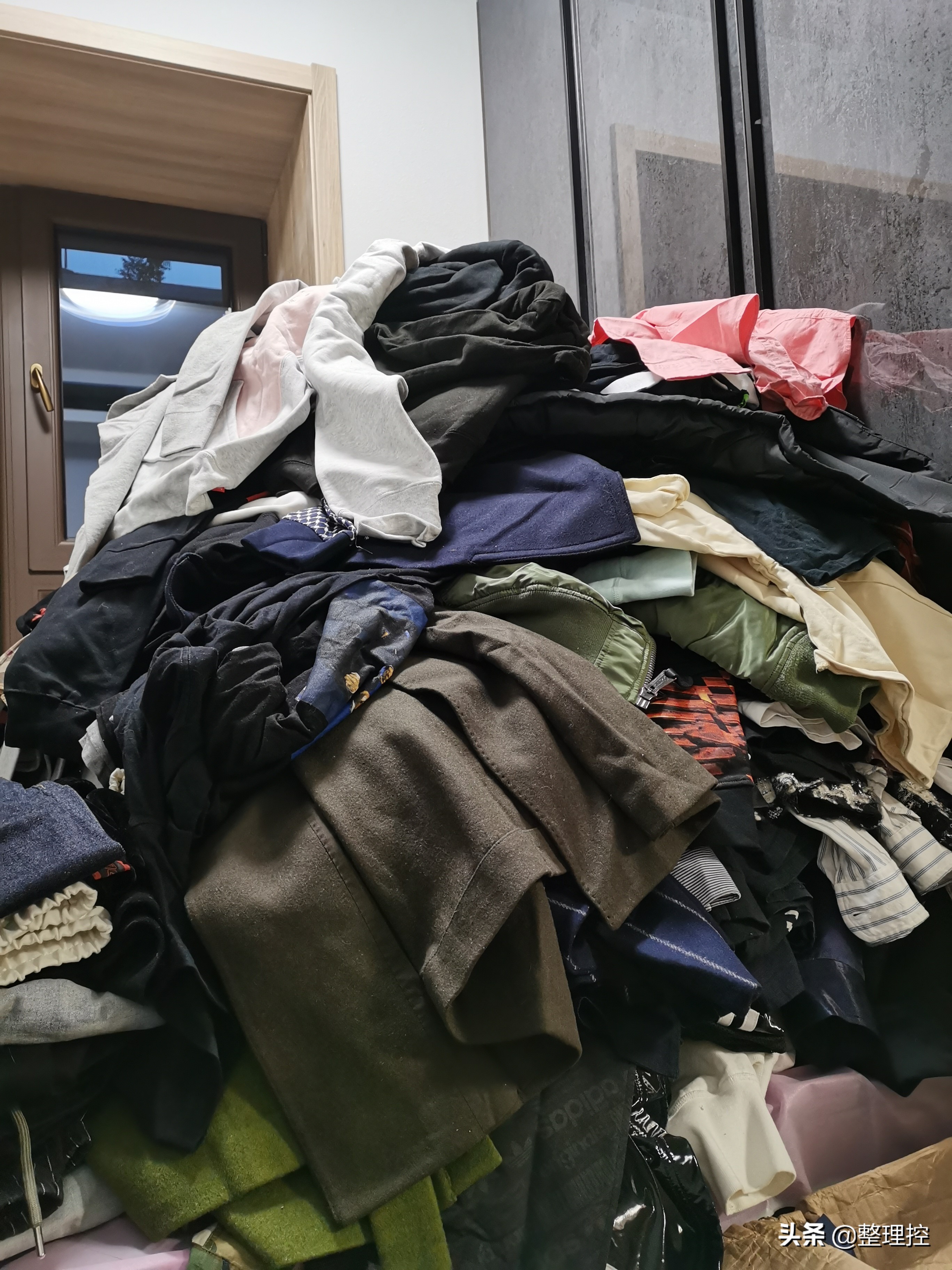 沙发上总是有衣服怎么收拾好,沙发长衣服怎么处理