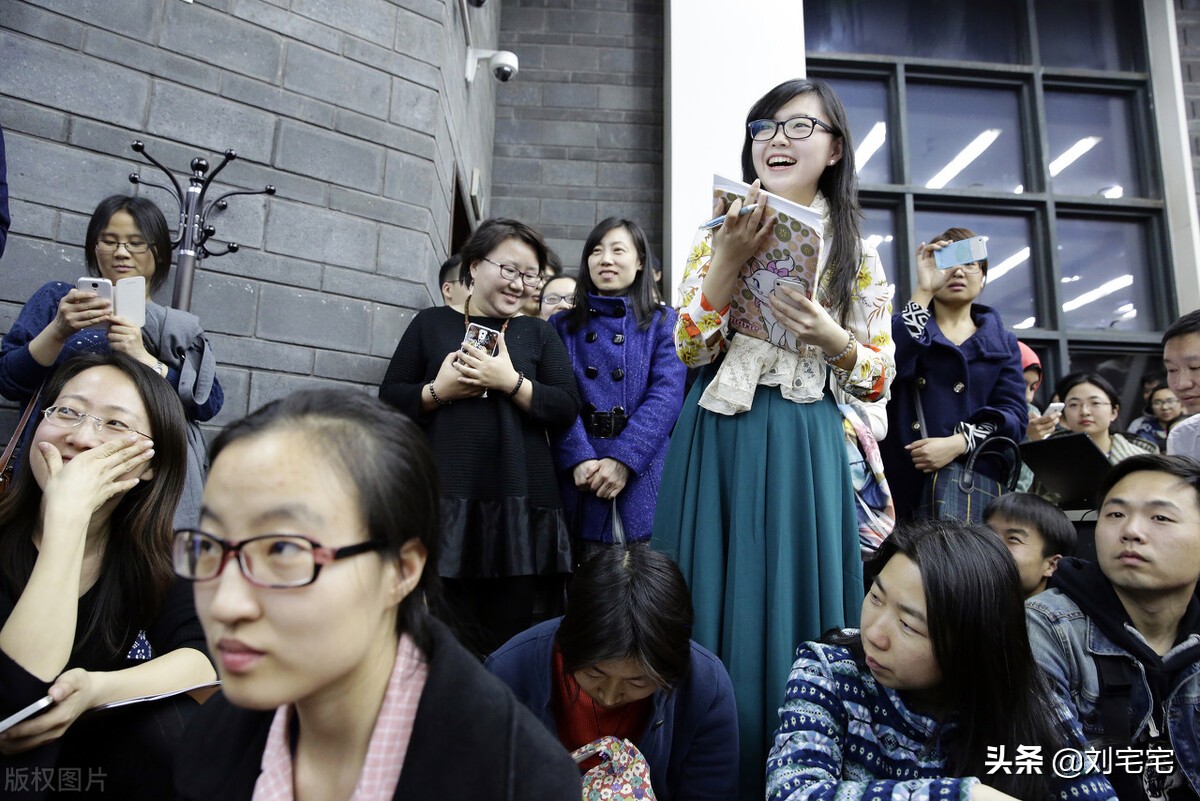 别了，余秀华：对于“中国最善骂诗人”再度退出*今条头日**的感想