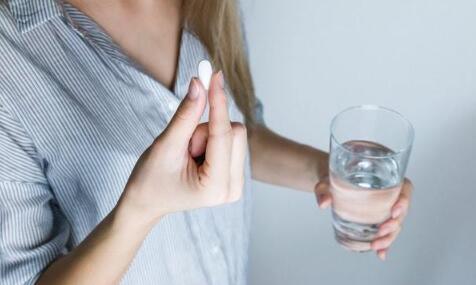 女孩说牙疼怎么幽默安慰,女生说牙疼怎么安慰暖心话