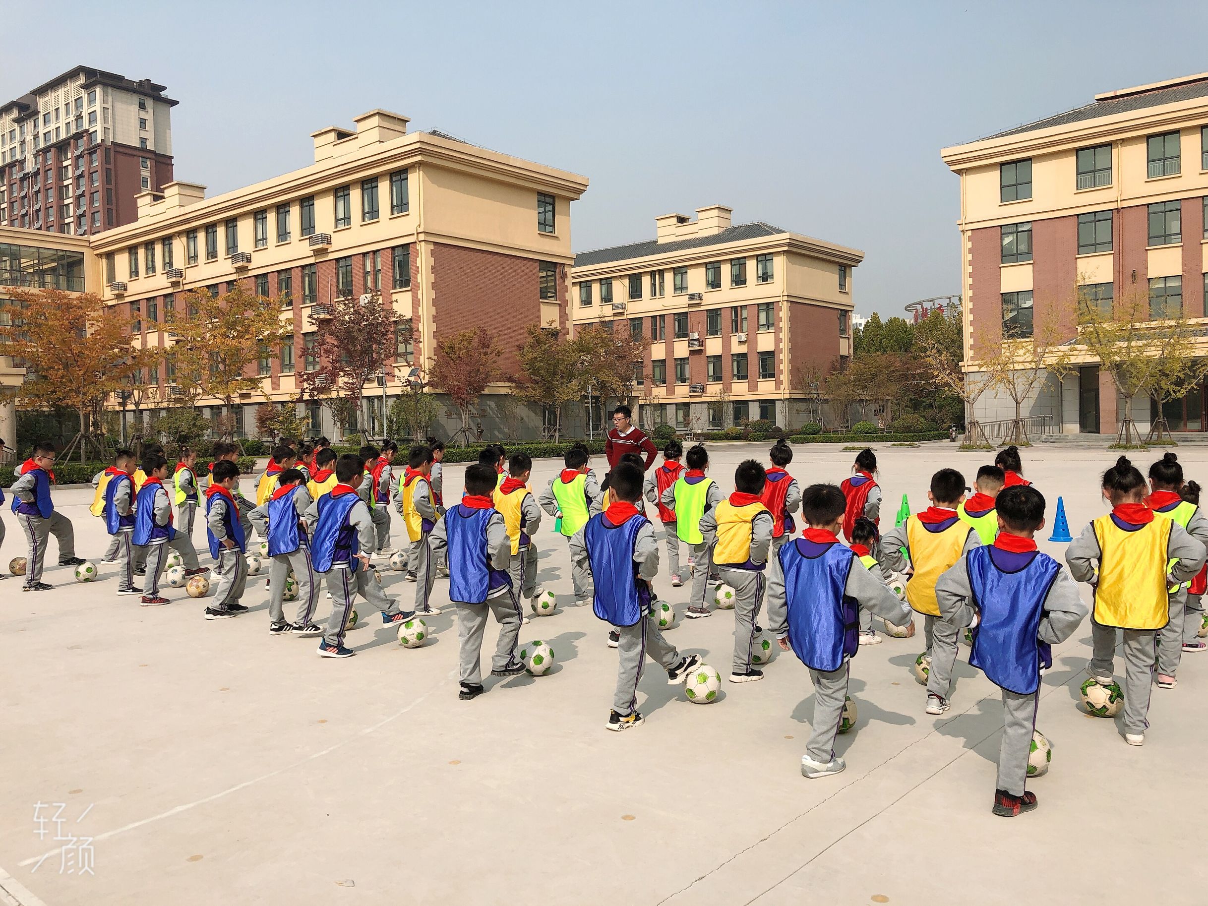 展体育课堂风采促青年教师成长,体育教研课简报