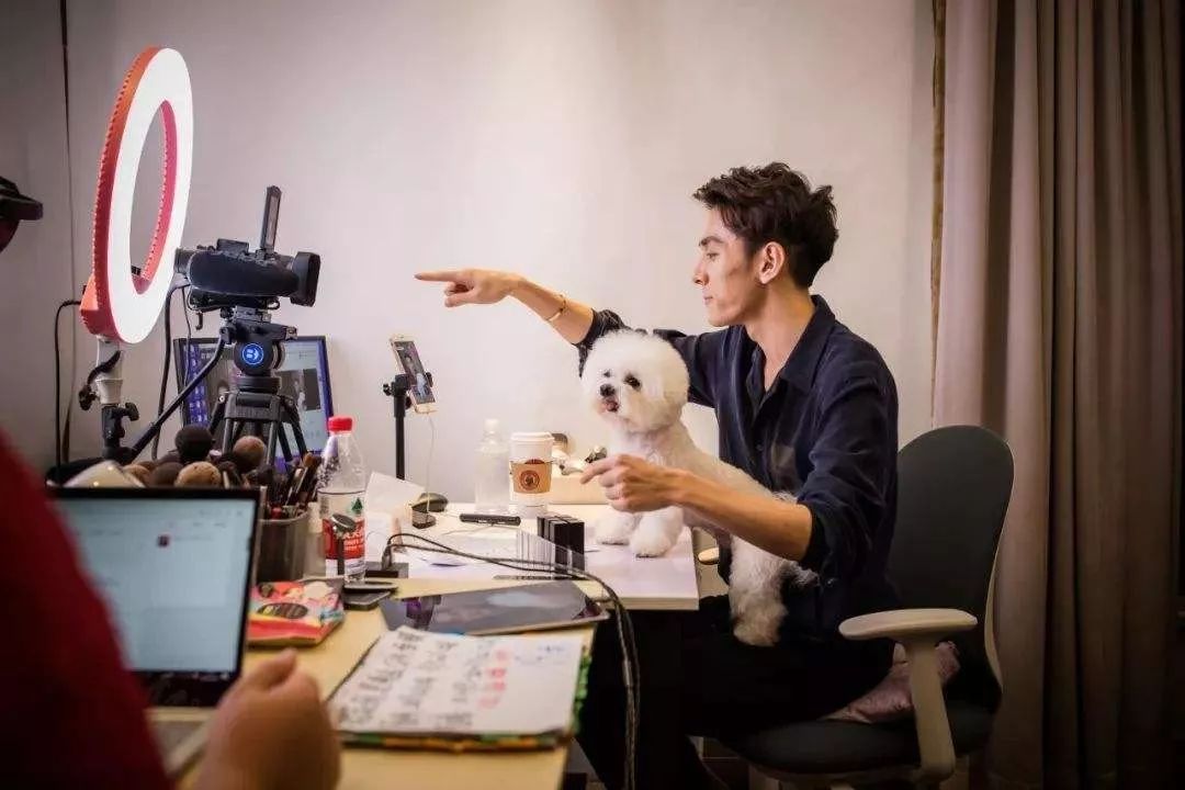 跨年遇见李佳琦,明星遇见李佳琦