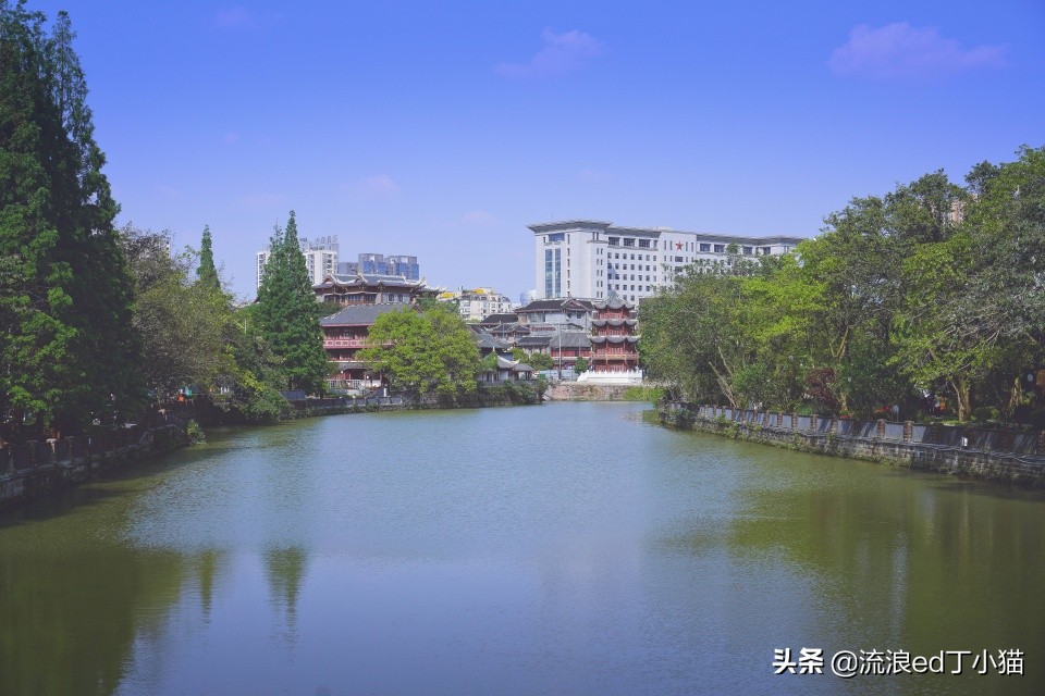 成都最大的欢乐谷,成都欢乐谷晚上门票多少钱