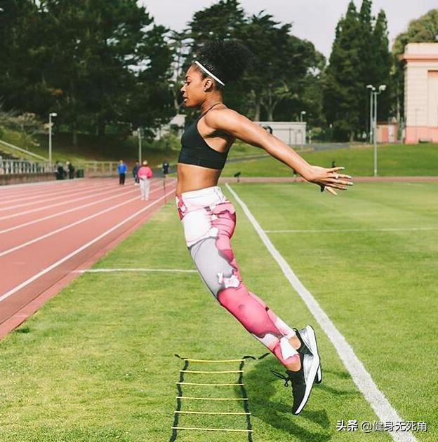 锻炼股四头肌可以改善膝盖内扣没,高手练二头肌