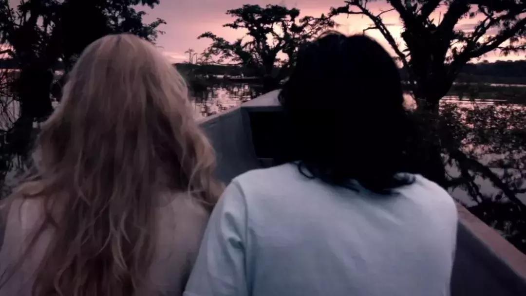 白本护照出境法国旅游免签吗,白本护照旅游去哪个国家比较好