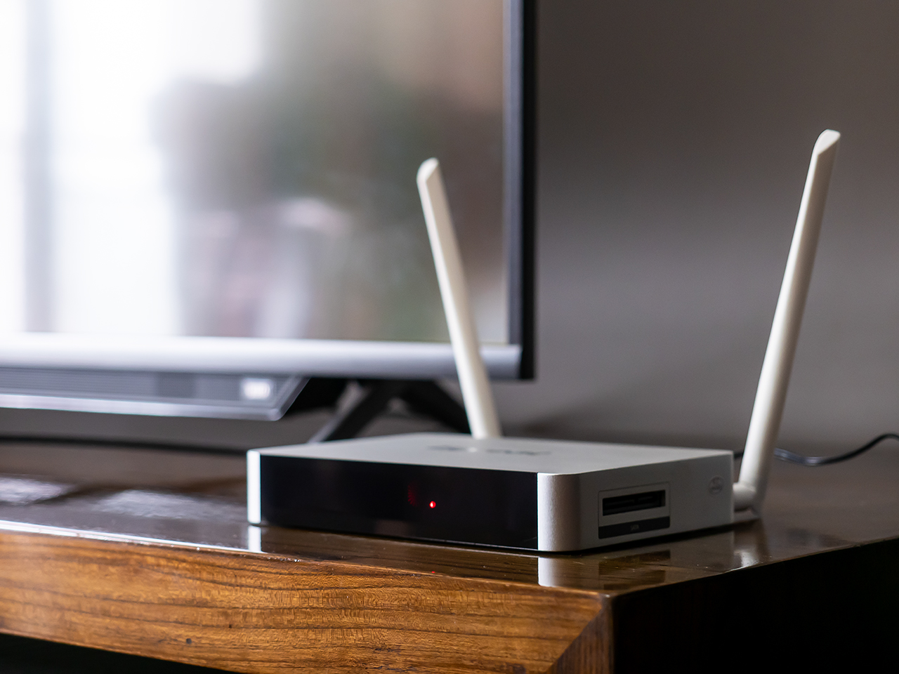 现在一千块钱左右的电视机,现在一千块手机