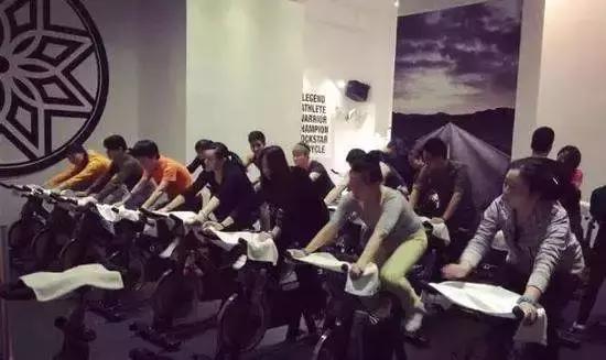 南阳红都时代广场,南阳红都时代广场全天直播