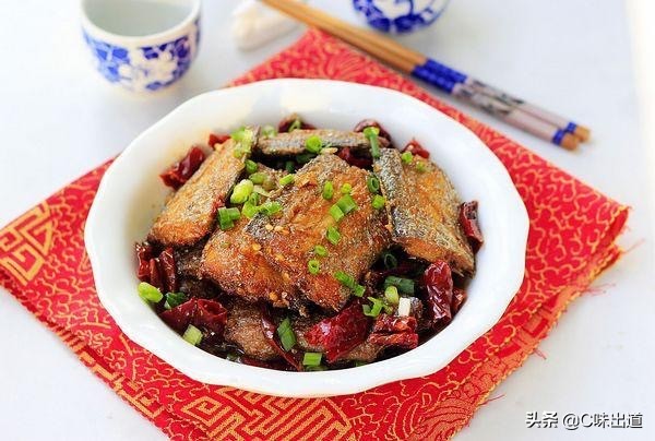 好吃又不腥的带鱼怎么做红烧带鱼,带鱼做熟了很腥有什么办法改变吗