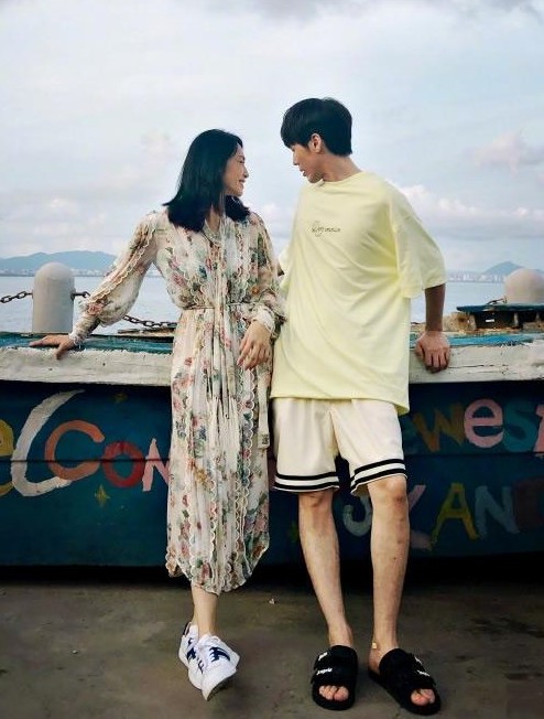 每个女人都需要一条印花裙！如姚晨、白宇一般，美成一道风景线