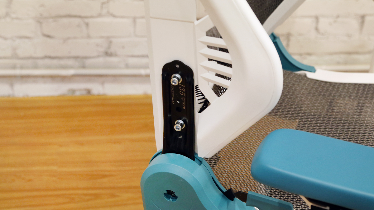 车顶太滑,不如找把好椅子坐着维权