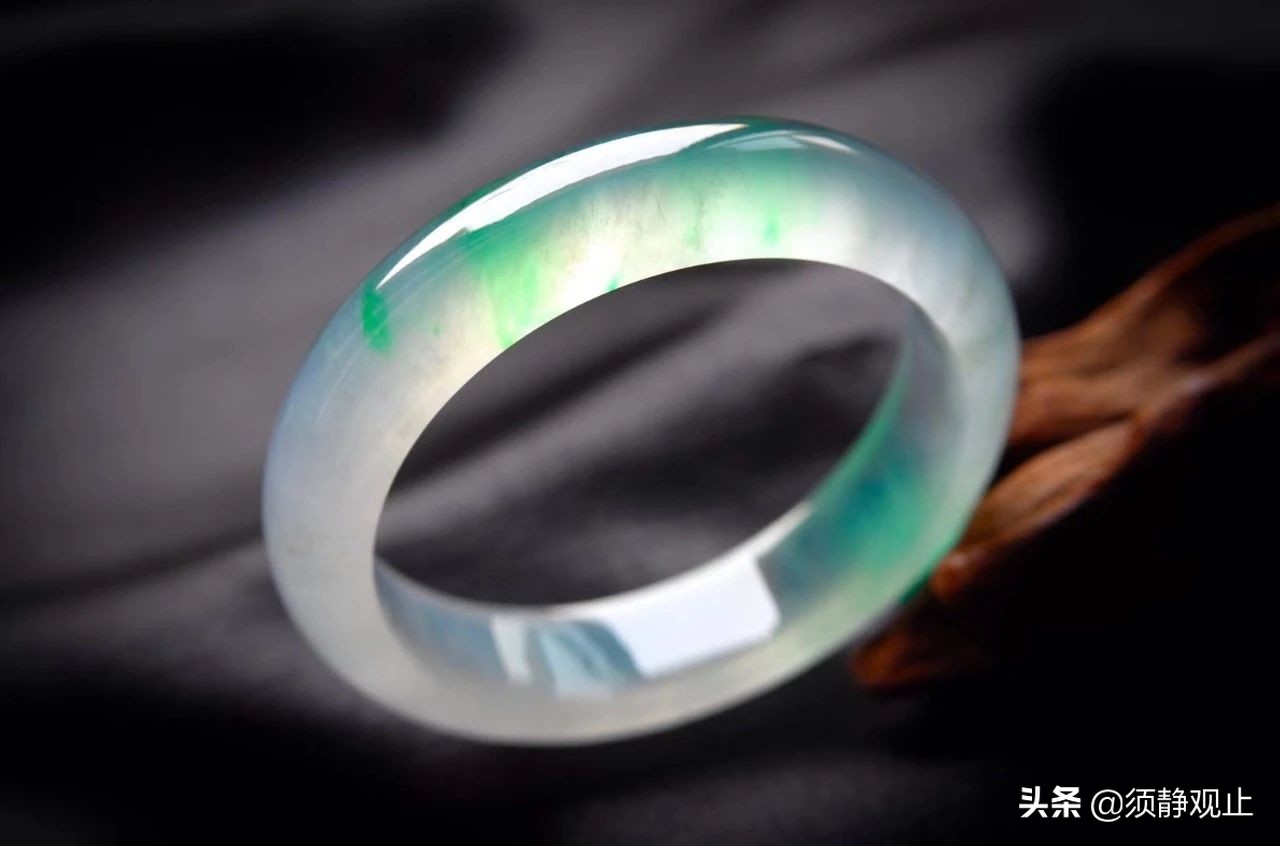 购买翡翠时这三种翡翠要谨慎入手,翡翠不会买五个字教你挑到好翡翠