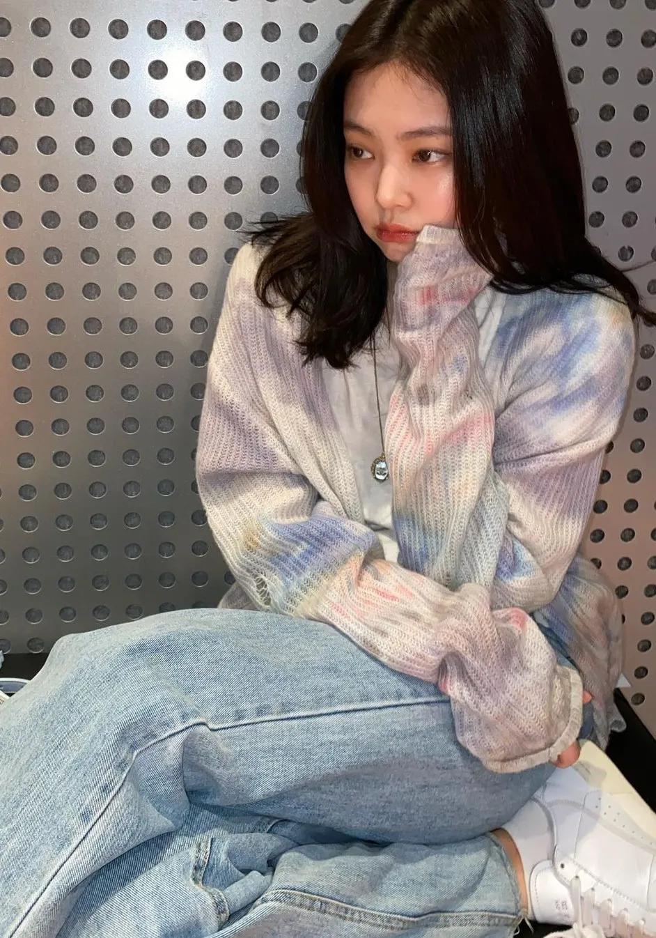 jennie穿搭冬香奈儿,求jennie同款衣服
