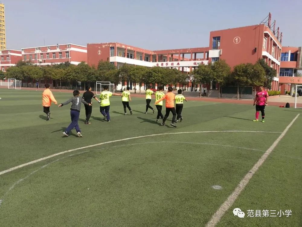 小学足球队挺进全市8强,范县第一小学足球队
