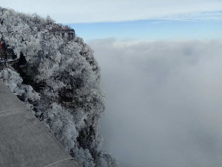 张家界天门山雪景,张家界天门山国家森林公园