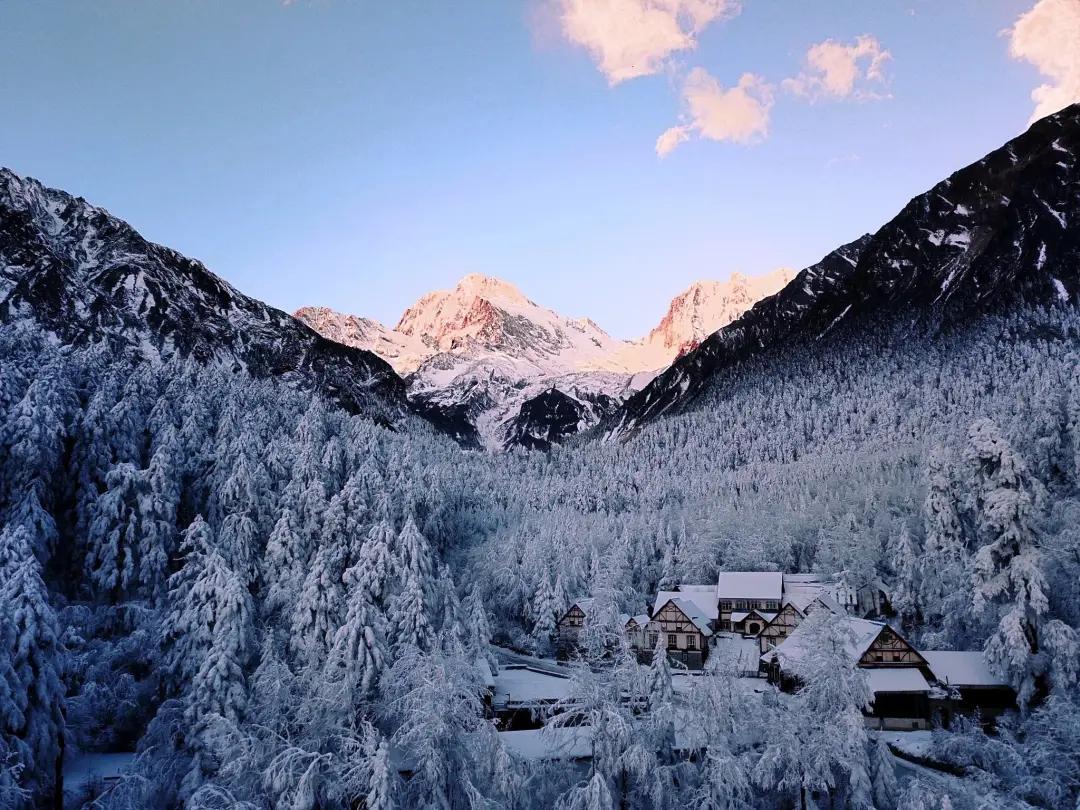 川西泡温泉看雪景,川西12月份最佳雪景泡温泉的地方