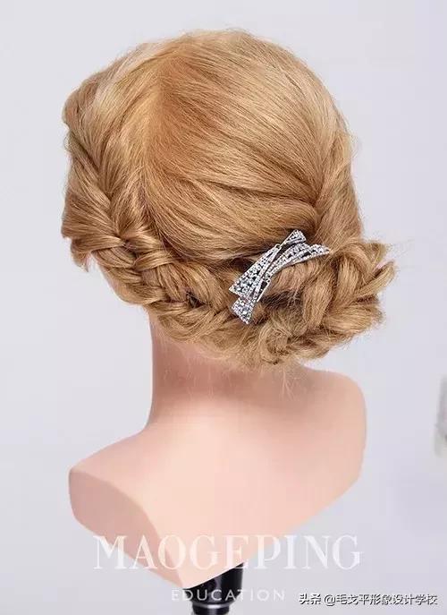 盘发超简单好看教程中发半扎,超简单盘发教程马尾