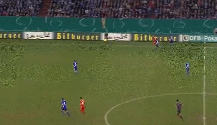 足球运动员怎么练腿,足球运动员腿细还是粗好