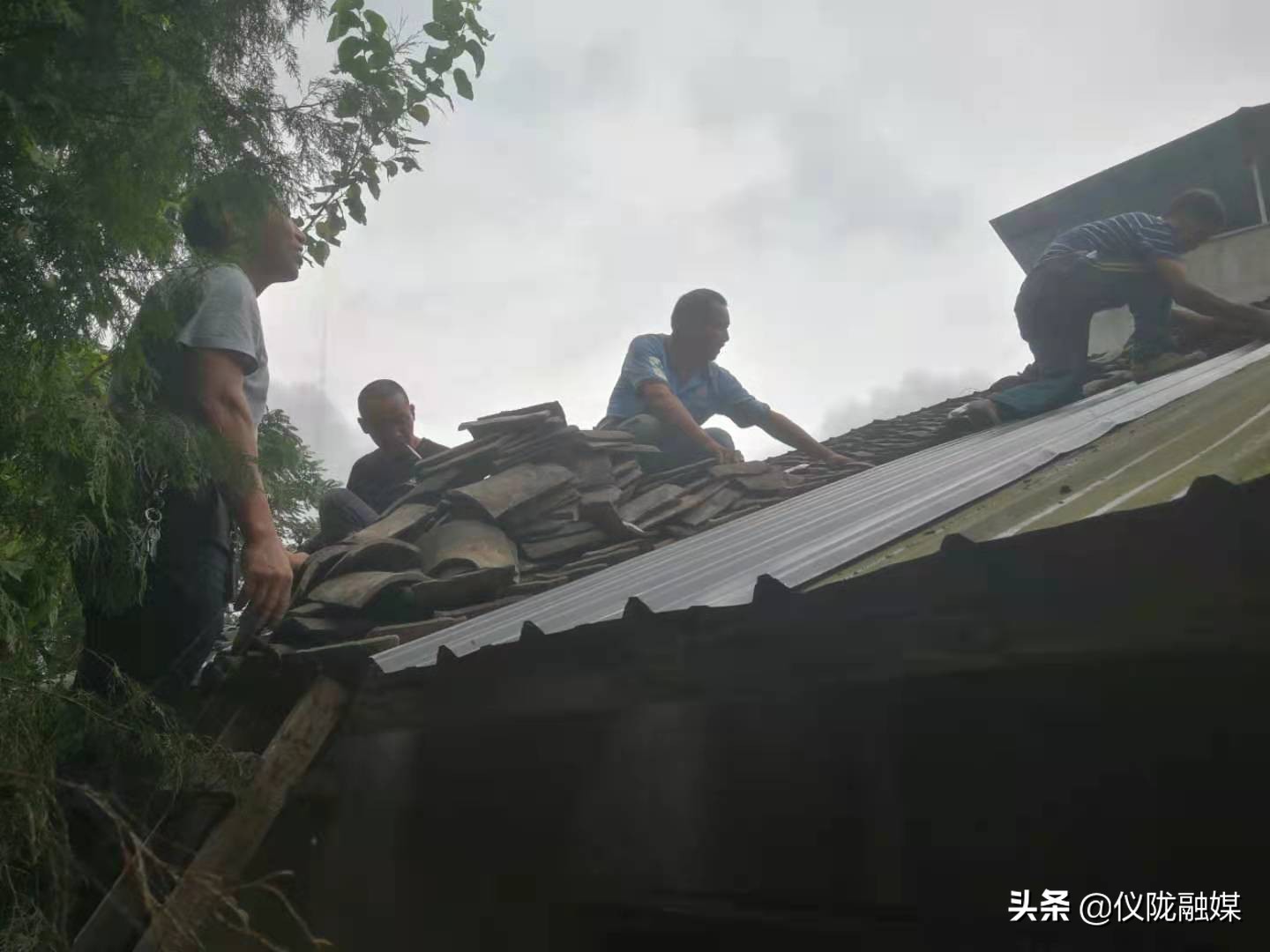 仪陇先锋小学:“学校后勤孺子牛”周天国同志