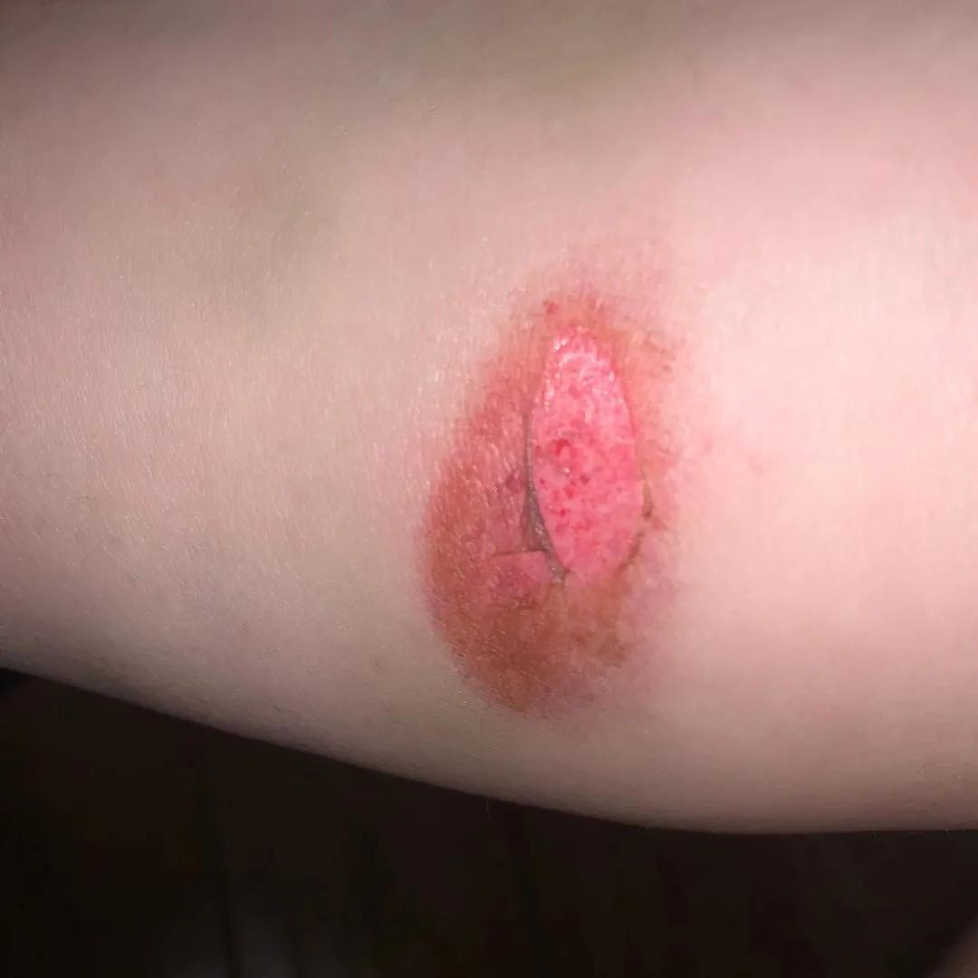 小姐姐骑川崎ninja650,小姐姐骑川崎ninja400摩托车