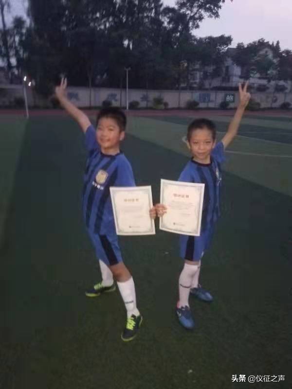 爱上足球仪征足球小将陈锦程2019中超联赛中展风采