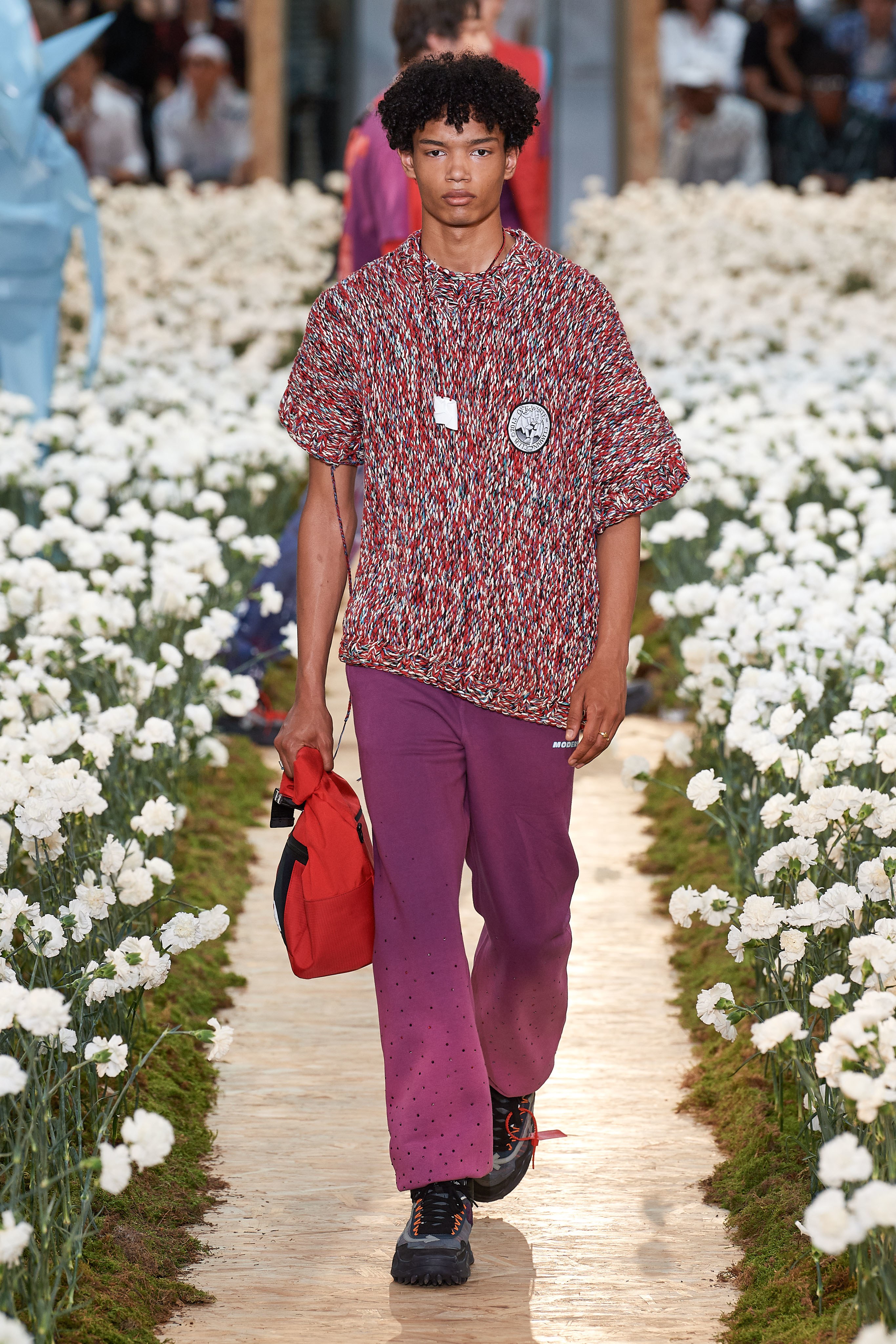 释出一双匹配GD联名AF1级别的鞋，我打赌它只出现在别人的鞋柜里