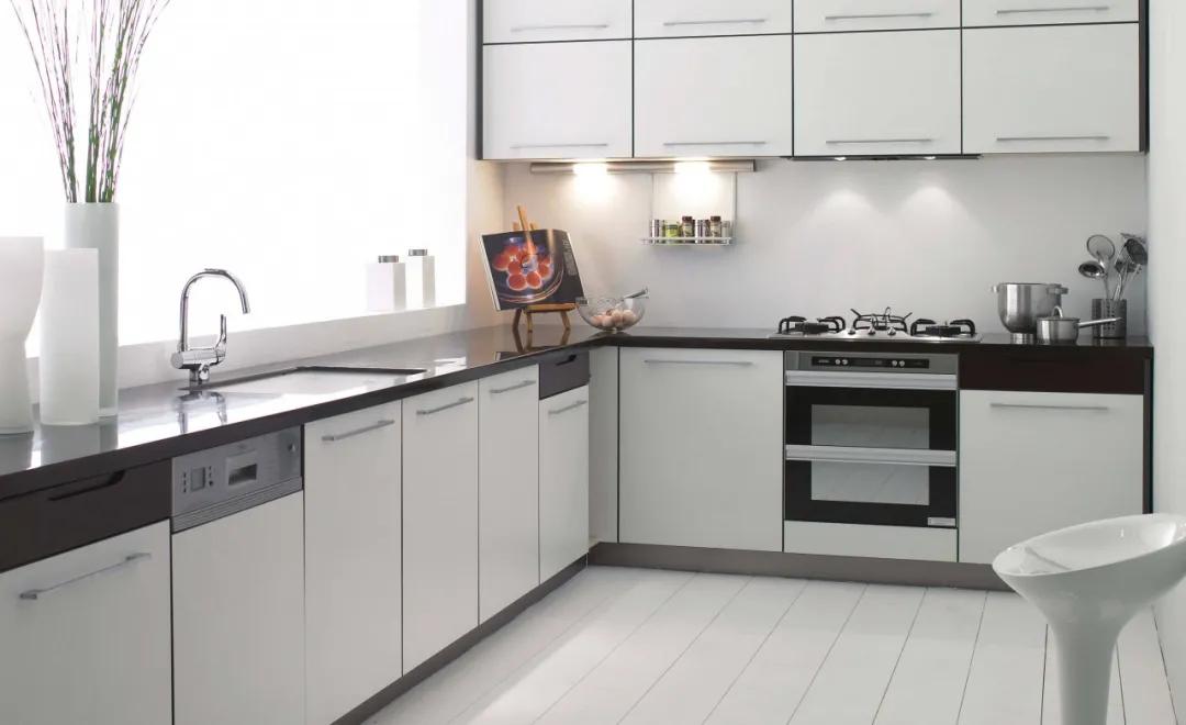 厨房设备激光切割操作,自动化激光焊接厨具