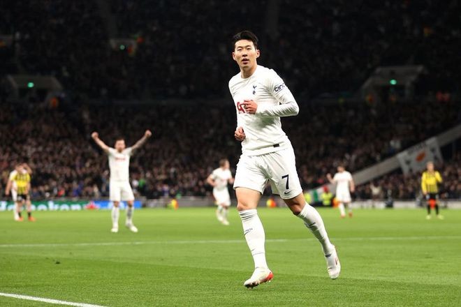 孙兴慜进球欢迎新帅，10人热刺3:2险胜9人维特斯