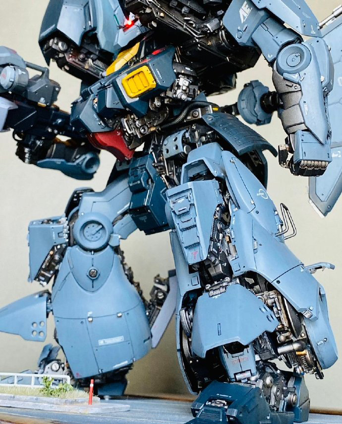 破碎机械感十足，拦截型迪杰改