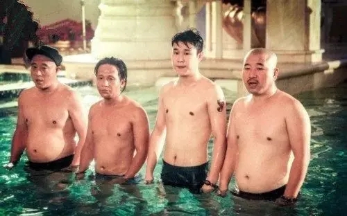 在气质上,42岁的靳东、46岁的郭德纲,都不敌64岁的陈道明