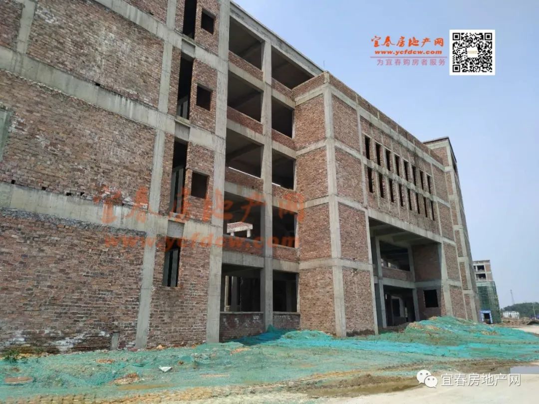 体育中心占地58亩,市民体育活动中心