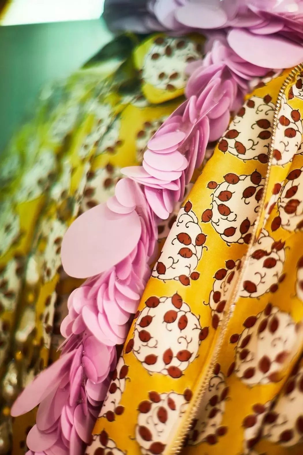 prada2019秋冬女装配色要点,prada2020早春度假系列