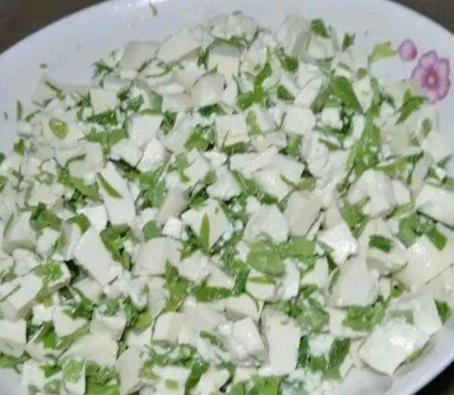 三月香椿芽的做法,当下季节最美味美食香椿芽