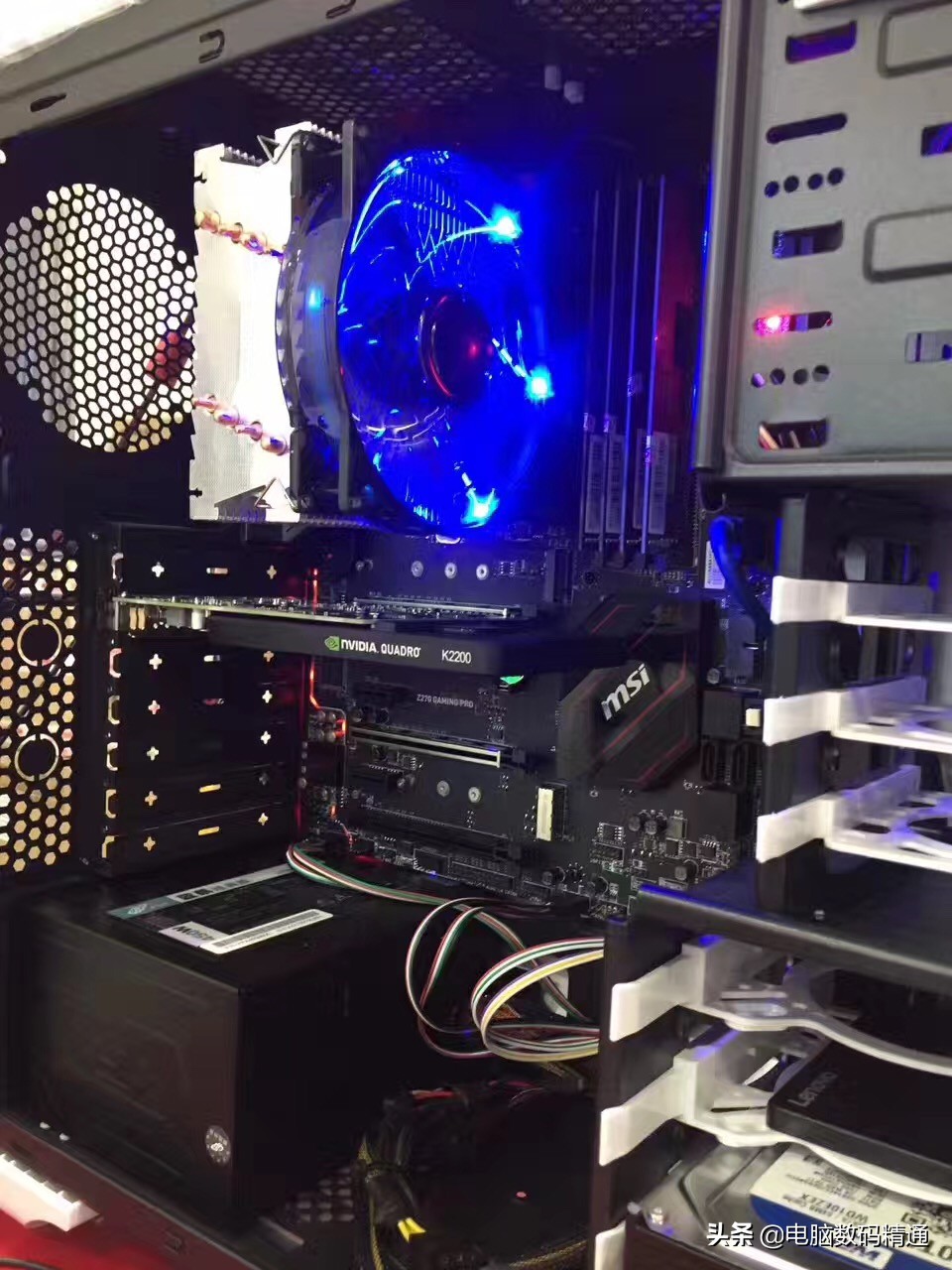 客户昨天花1.5万元组装的电脑今天要求退货，这理由能不能退？