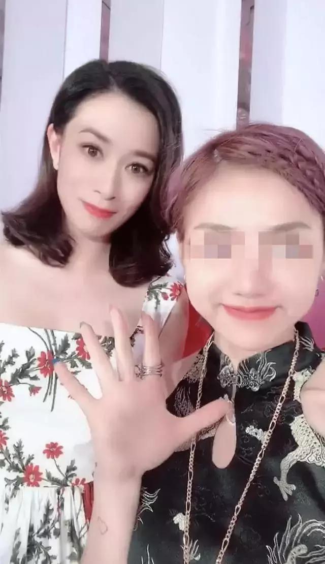 失真原唱是谁,反差胡歌