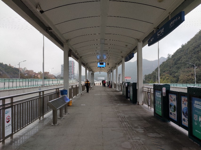 堵车也不会占用brt快速公交专用道,brt车道能解决拥堵吗