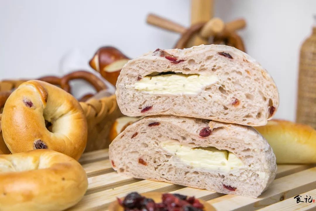 开在大庆西路的迷你面包博物馆，进一次就终身入坑